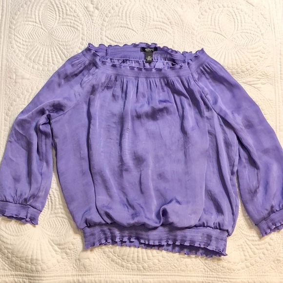 Purple off-the-shoulder blouse - Picture 1 of 3